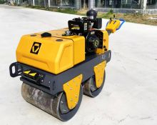XCMG Factory Hand Operated Roller 530 kg Mini Road Roller Compactor With Double Drum XMR050 Price